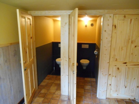 Nieuw sanitair, de Dames toiletten